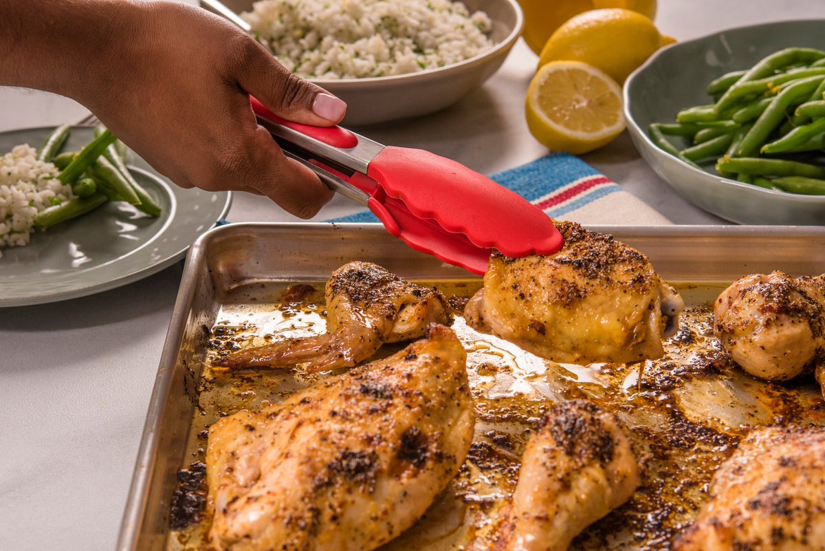 McCormickCorp's tweet photo. You asked, we answered. Don't know what to make with the ingredients in your pantry? The best way to season plain chicken breast? Different ways to use tuna in the can?

Read on for a collection of helpful answers from our Test Kitchens to yours! https://t.co/NRpx2PzmIf https://t.co/zPAXfH0oyQ