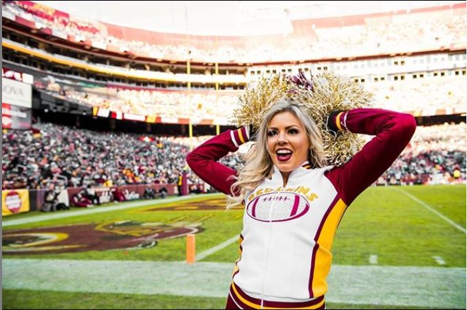 Raise your ✋ if you want to be a @1stladiesoffb! Virtual auditions are April 21st. Head over to their page for more info 📱
.
.
.
.
.
#VPro #Varsity #cheer #cheerleading #nfl #nfldancer #nfldancers #football #nba #nbadancer #nbadancers #basketball #professionaldance...