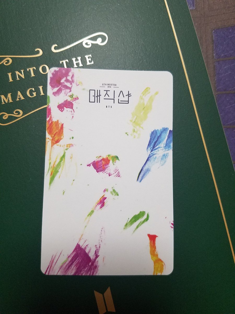 HAPPY_____LUCKY's tweet photo. BTS『MAGIC SHOP』トレカ交換

【譲】ユンギ SUGA

【求】ホソク J-HOPE

硬質ケースに防水対策して
同日発送出来る方、どなたか
交換をお願い致します！
DMお待ちしておりますm(_ _)m

#BTS #トレカ交換 #magicshop 
#ホソク #ユンギ https://t.co/GdTcsgyJMT