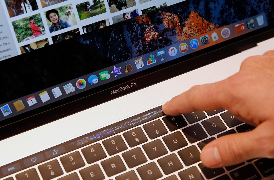 New MacBook Pro Leak Reveals Stunning Decision

forbes.com/sites/ewanspen…