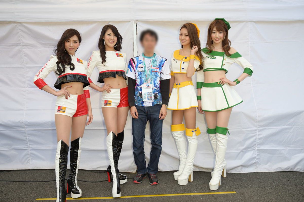 cnomonomo's tweet photo. 昔は女の人ってのは背が高いものだと思ってた。特に4枚目。
#GT2014 #私は173 #ヒールむっちゃ高いけどね https://t.co/RWvoHFNyMq