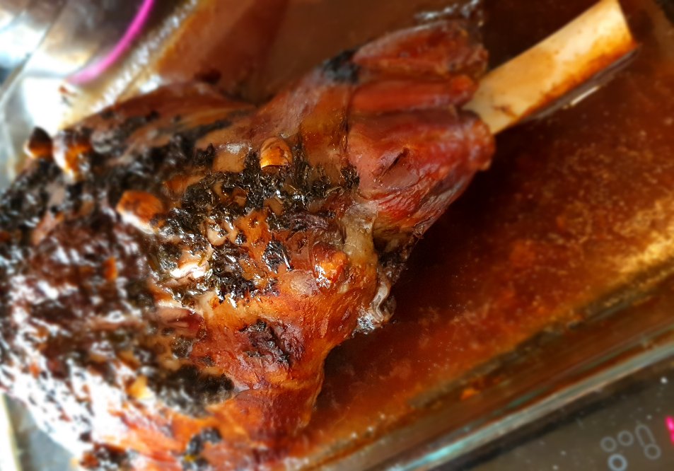 dixeycb's tweet photo. FOCUS!

Whilst we are all enjoying good food and a relaxing time we must not loose focus! 
If you find that the 'lamm roast' is out of focus or you have any other ophthalmic related questions get in touch 01403 265369.
We are here for you
Your team at Dixey CB Opticians https://t.co/WRoVnIHgVW