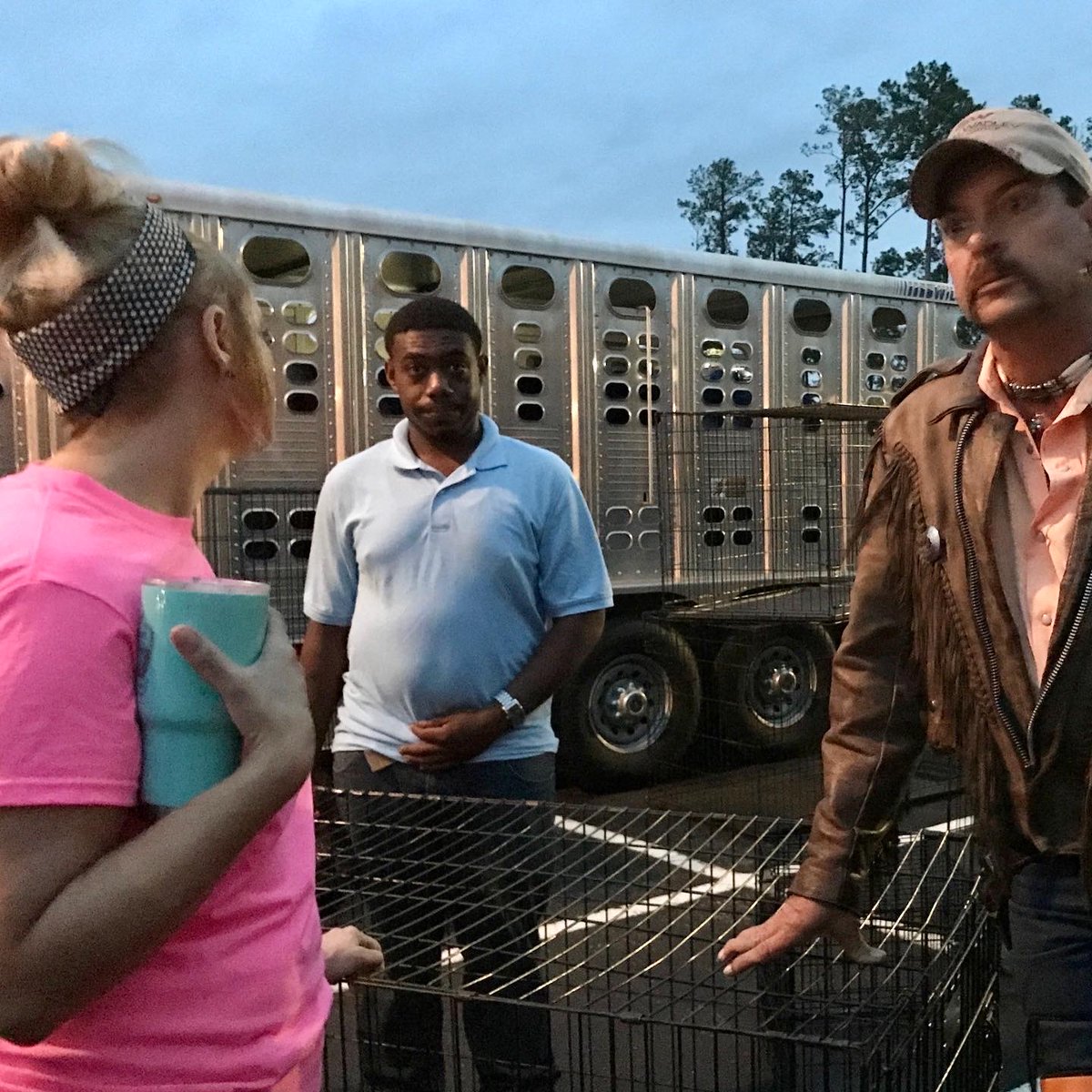 iBlackSheep's tweet photo. Noooooooooooo!!!! =8( RT @mirandalambert Here’s a little Monday memory for y’all. #TigerKing #WayTooPrettyForPrison 😂😂🙋♀️ https://t.co/xKShQQEL2e