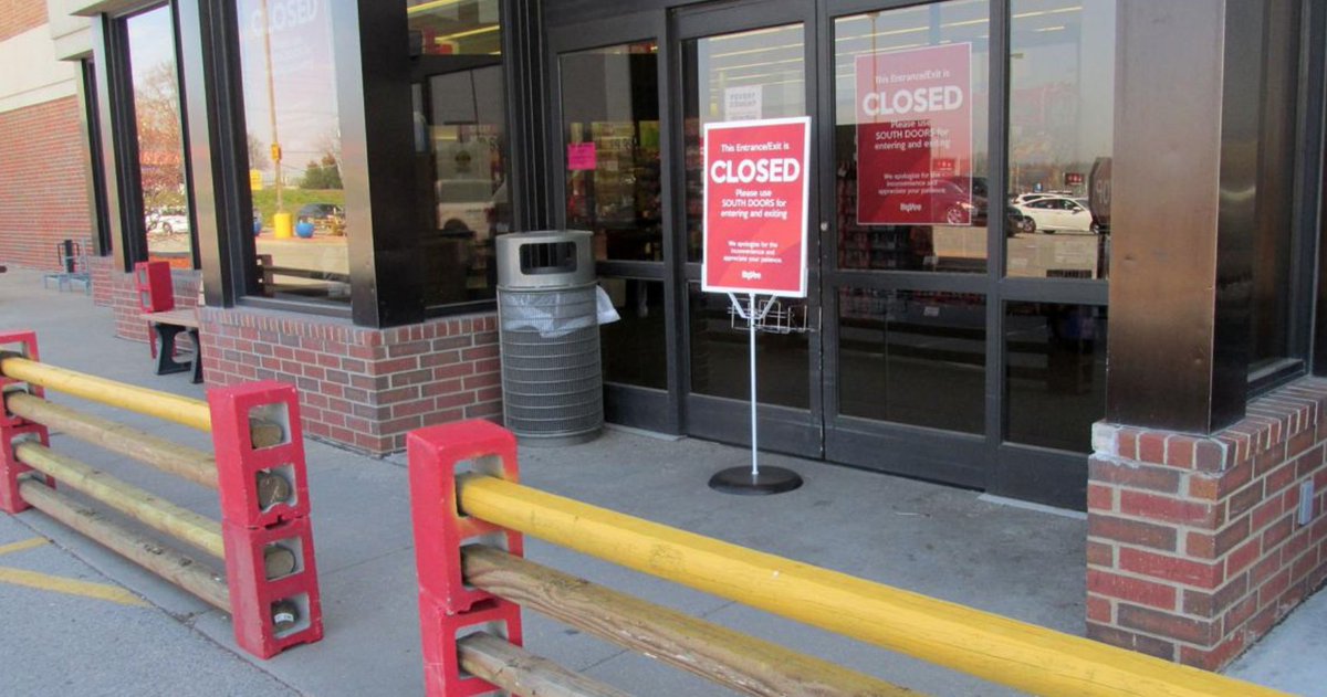WorldFoodConne3's tweet photo. Between delivery, curbside pickup and aisles with directions, grocery stores are telling clients to stay away--> https://t.co/fSpsQELVhi #covid19 #retailnews #grocerytrends #grocerynews #retailgrocerynews https://t.co/bNgY0OyYYY