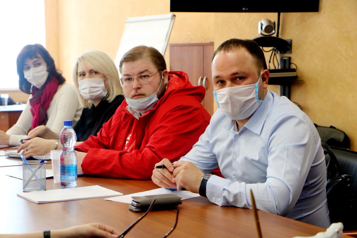 👋 Сегодня встретился с активистами Центра волонтерской поддержки на базе Ивановской региональной общественной приемной

Выражаю всем волонтерам благодарность! Вы ежедневно, не жалея свих сил и свободного времени, всегда готовы прийти на помощь жителям региона.

#ЕР37 #ЕРпомогает