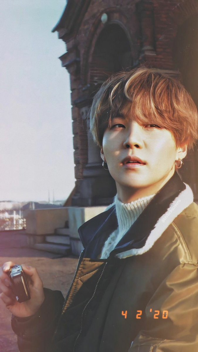 -Yoongi radiating college vibes, a thread to heal broken souls.