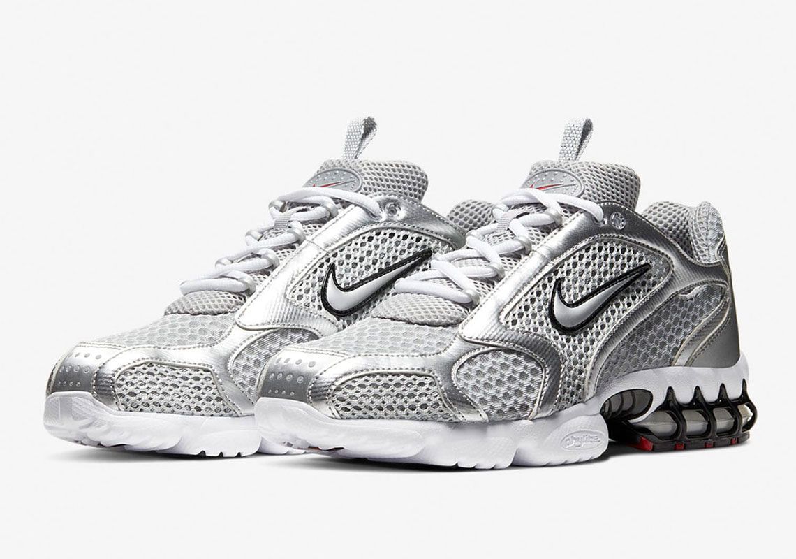 SneakerNews's tweet image. Nike's Spiridon Cage 2 is available now in this clean "Metallic Silver" colorway  snkrne.ws/2xegG1t
