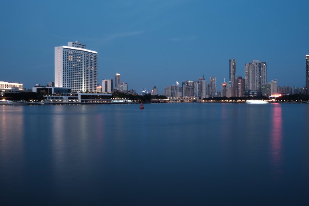 Yoren_Hu's tweet photo. 珠江夜景 https://t.co/JBKlB4Smyo