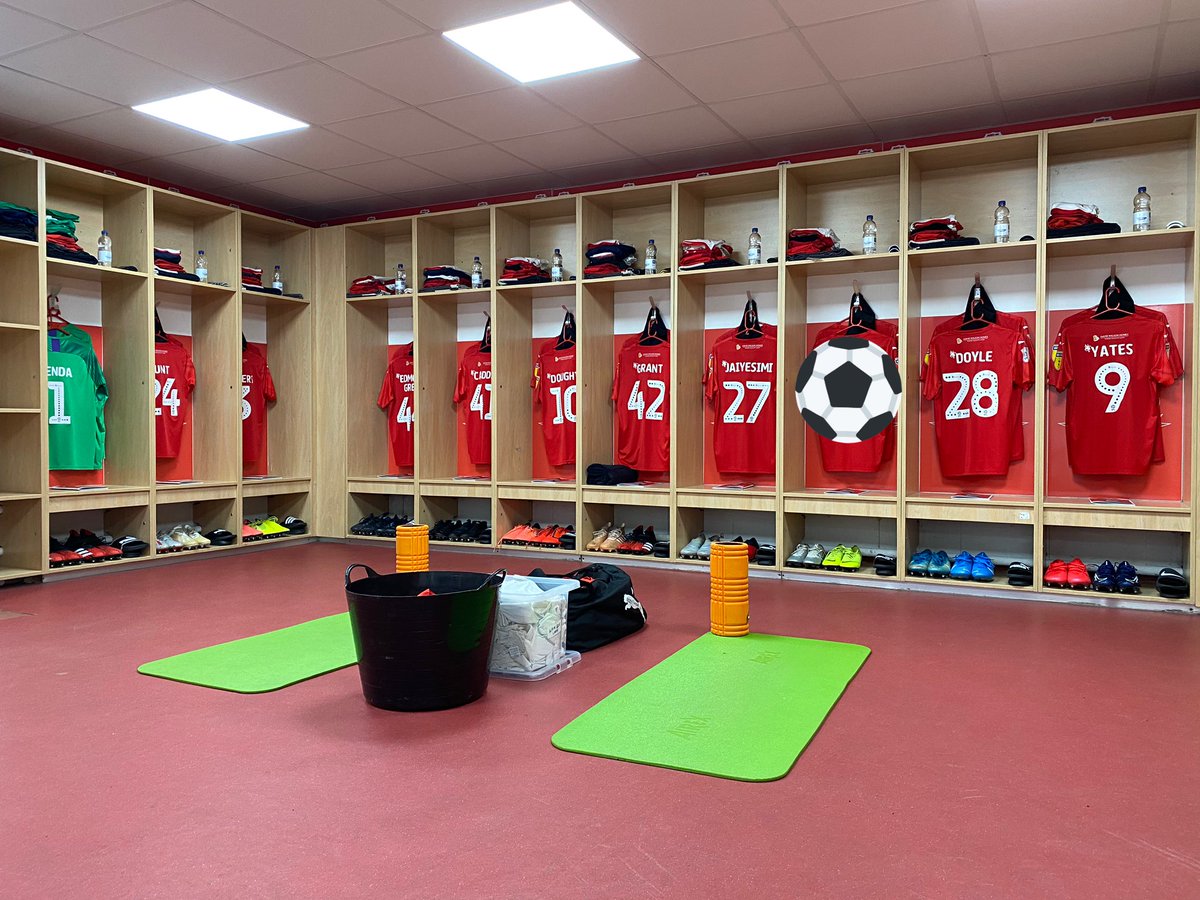 KitmanHoops's tweet photo. Who’s shirt is missing? #stfc #swindonstayin https://t.co/byAzs9b4uR