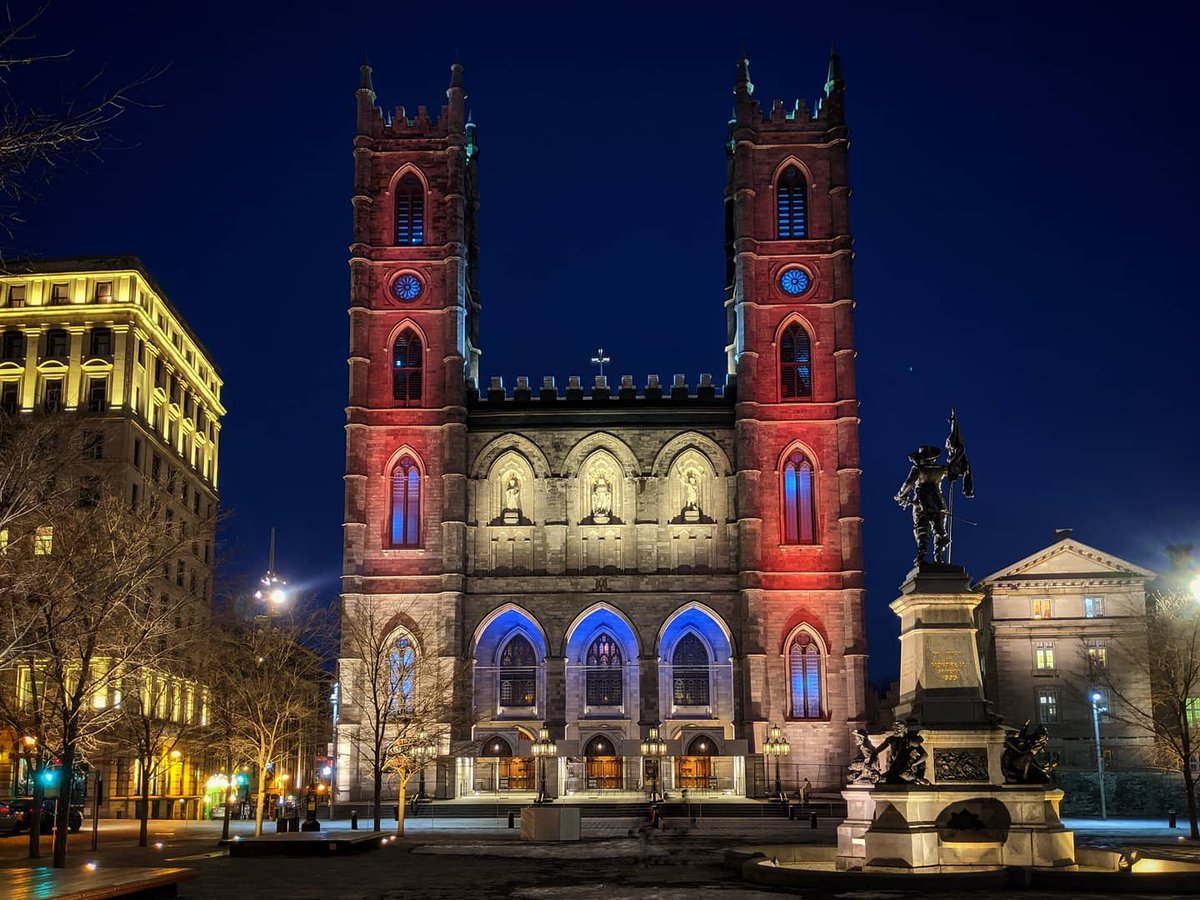 Monmontreal's tweet photo. Un peu de lumière pour égayer votre journée ✨
📷 ariane_damour / noellie.bouvier / d2r_pho /nelson.nfreeman
#MTL #cavabienaller #AplusTard https://t.co/v0ycowBVUj