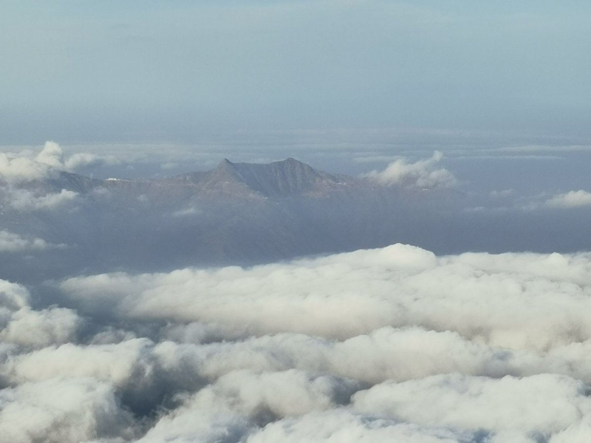 Hike_alone's tweet photo. Today hiking was above the clouds.. https://t.co/tGiUlUv4ms