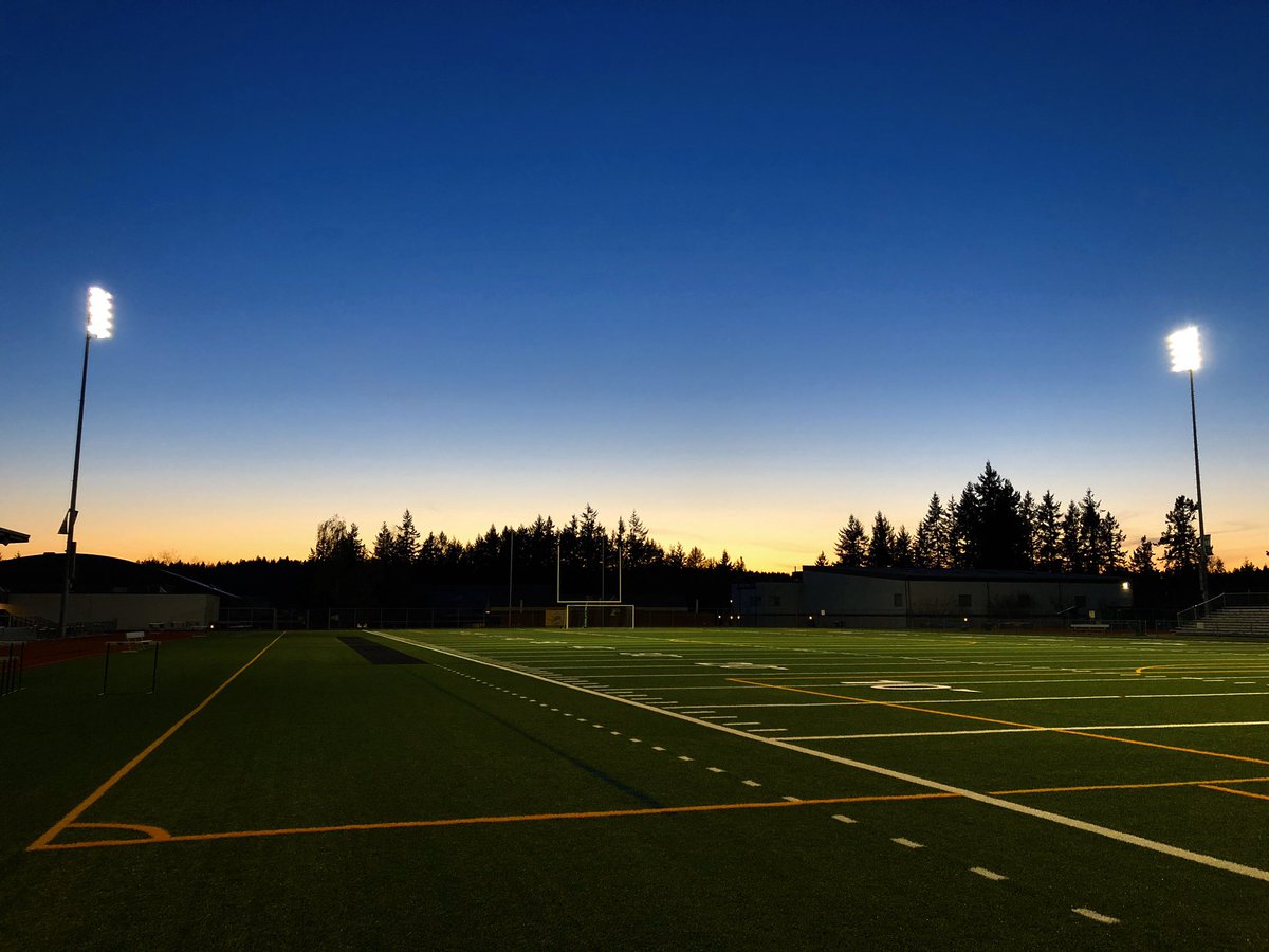 PenHSathletes's tweet photo. This Friday, the lights of Roy Anderson Field will shine bright at 8:20 PM (2020 Military Time) in honor of our Class of 2020. #BeTheLightWA https://t.co/id7ArXhTfZ