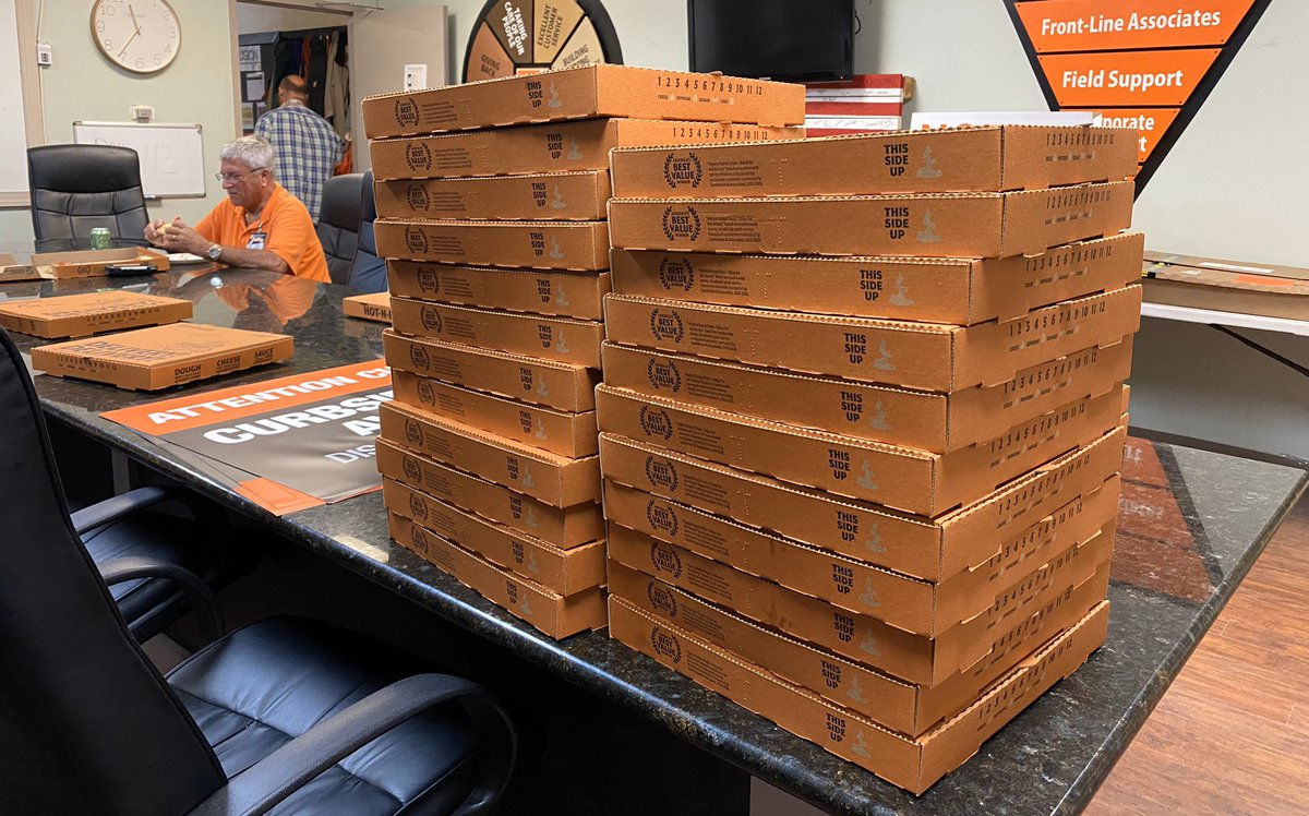 Personal Pizza for everyone!  Thank you so much for everything you do! <a href="/mcdaniels_mel/">Mel McDaniels</a> <a href="/sherhinkley/">Cherie Hinkley</a> @MaeEvaWhite