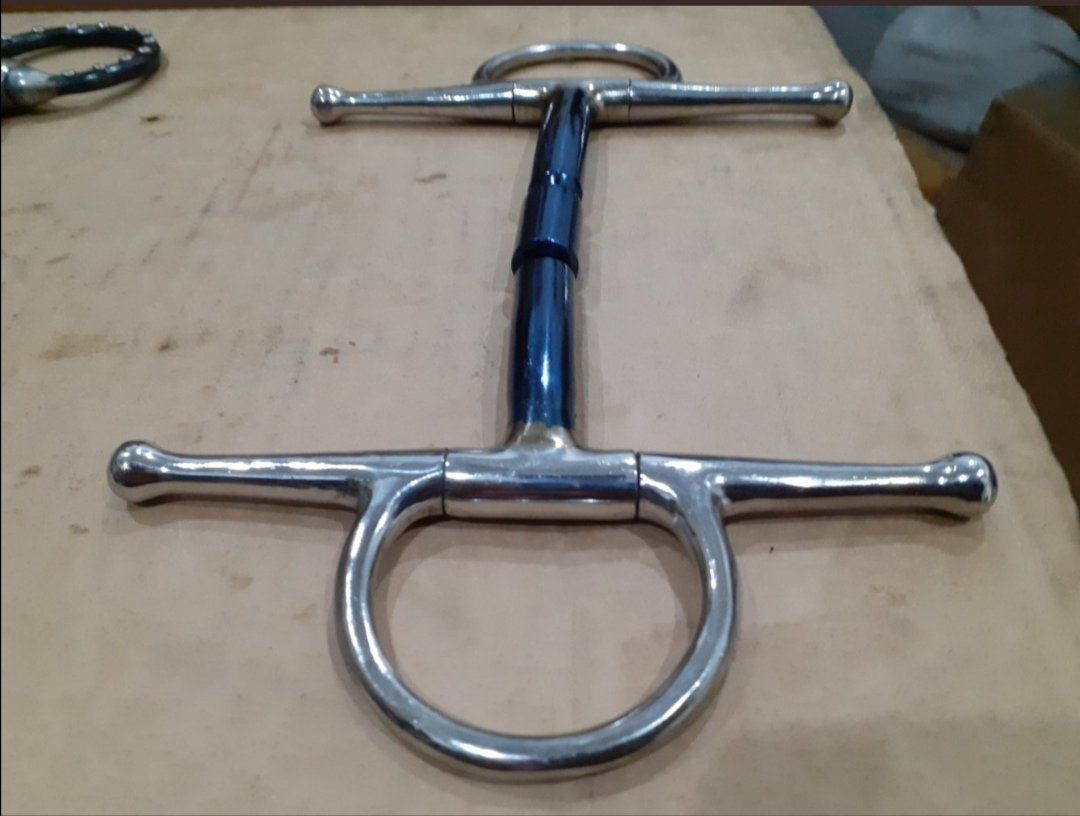 TorioxI's tweet photo. Horse bit
#horse #spoga #stirrups #usa #germany #horselovers #horsegirl #cowboy #cowboysnation #bridle #bridlehorse #horsenose #horsehelmet #horsehelmets #reithelm #horseaccessories #horseproducts #horsebits #horsebit #horseuniversalbit #equestrians #equestrianstyle https://t.co/yyEnNpdnzB