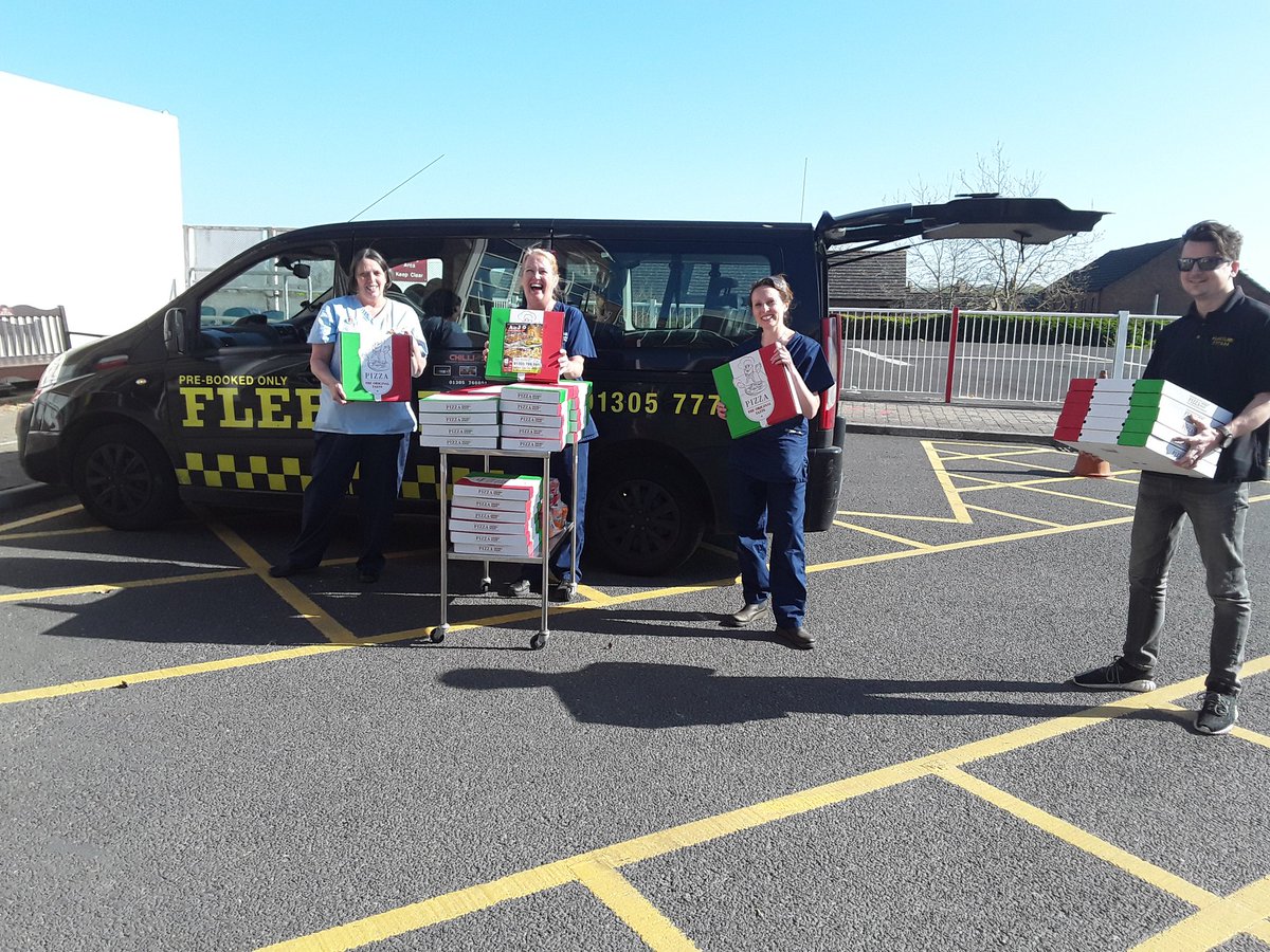 fleetlinetaxis1's tweet photo. Happy to help our neighbours at A&amp;J Kebab House #Weymouth deliver some lovely pizzas to the A&amp;E Dept @DCHFT. #HelpTheNHS #NHSheroes https://t.co/XYb69zVDP0