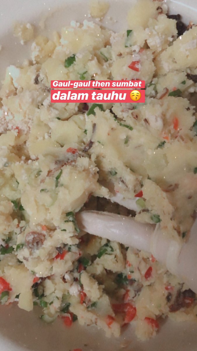 zulaikhaelias's tweet photo. Korang, i nak share resepi TAUHU BERGEDIL ni.

Silalah buat time pkp ni sbb senang sgt-sgt dan sedap sgt-sgt. Confirm 5 6 bijik sekali telan je 😆

Dulu i jual tauhu bergedil ni, skrg dah tak jual dah sbb sibuk jaga anak so i nak share dgn korang. Goodluck! https://t.co/a6xAJz01ZB