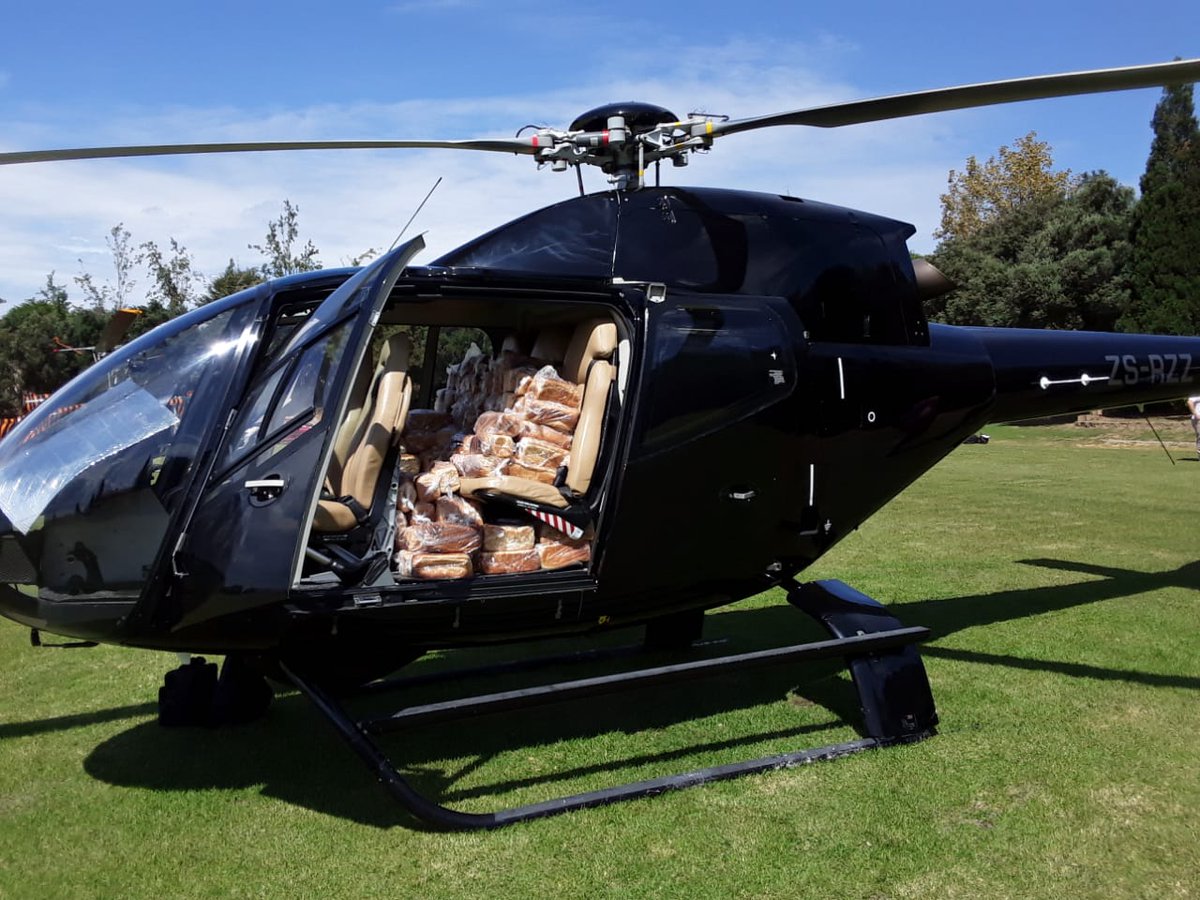 GoitseDiale's tweet photo. Today was a massive success.

We supplied 300kgs of bread to the Winterveld community, North of PTA

And we delivered necessary food and medical supplies to a care center in Hazeyview that had been broken into.

#TheCOVIDFlight we'd like to do more! https://t.co/dTp8PwHxWc