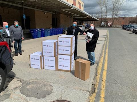 10,000 KN95 masks arrived at #Springfield! 
#CRRCMA donates 10,000 #KN95masks, 5,000 garments and additional goggles for Springfield's dedicated police, fire, and frontline personnel.  We hear the city's call for support loud and clear and we are happy to answer that call.