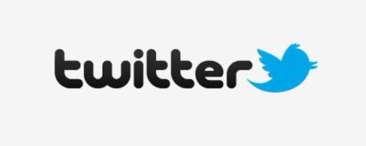ikramwiese's tweet photo. Sebelum logo yang sekarang, twitter sering banget ganti2 logo. Sebelum jadi burung, terus jadi burung yang ada rambutnya (foto No. 2), sekarang botak.

Dulu kalo gak salah malah cuman logo huruf “t”. Iya gak sih?

#AnakTwitterLama pasti tau 😂 https://t.co/BbU884gfHo