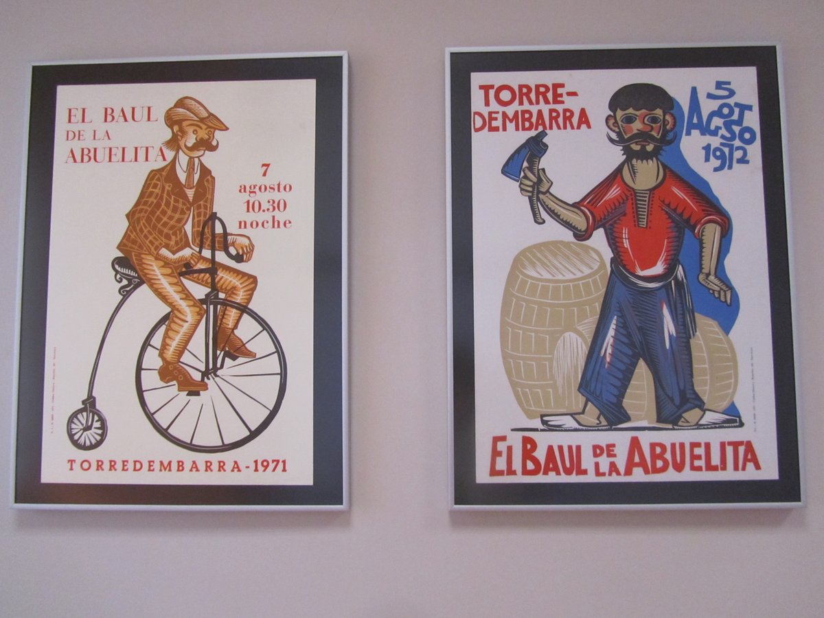 remeihurtado's tweet photo. Algú recorda aquestes posters i la  festa, del Baul de la Abuelita,  organitzada pel Centre d'Iniciatives i Turisme de Torredembarra, Aleshores President en Manuel Crehuet Julia i Secretari Antón Valls Guasch. https://t.co/cLDXlNNbC6