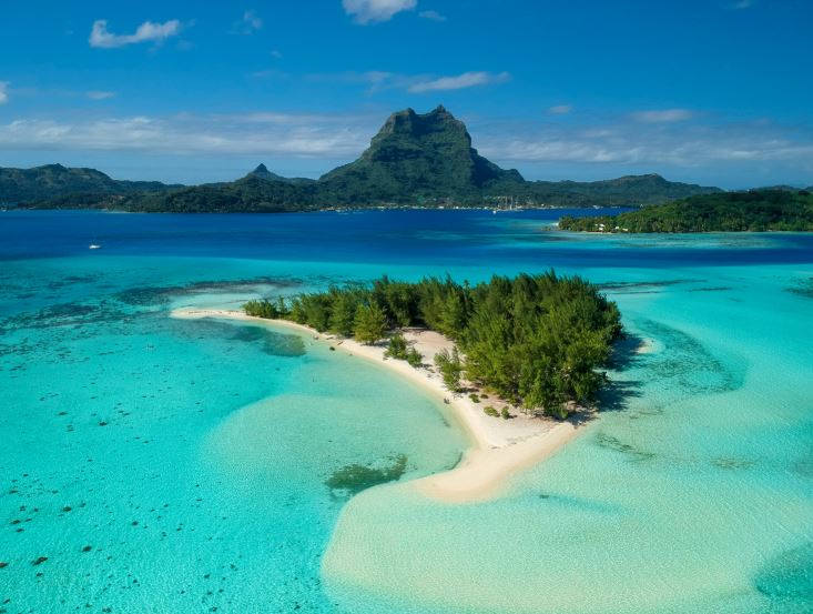 - Bora BoraLieu: Polynésie Française, Pacifique sudLa plus célèbre des îles de l& #39;archipel