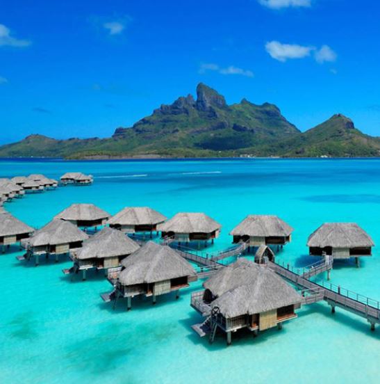 - Bora BoraLieu: Polynésie Française, Pacifique sudLa plus célèbre des îles de l& #39;archipel