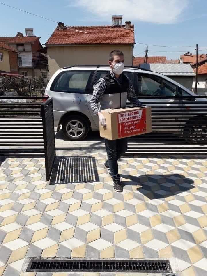 сдс.. помагаме на најранкивите...овој домаќин по тоа какви му се плочките и оградаат у наранливата категорија граѓани гарант е..