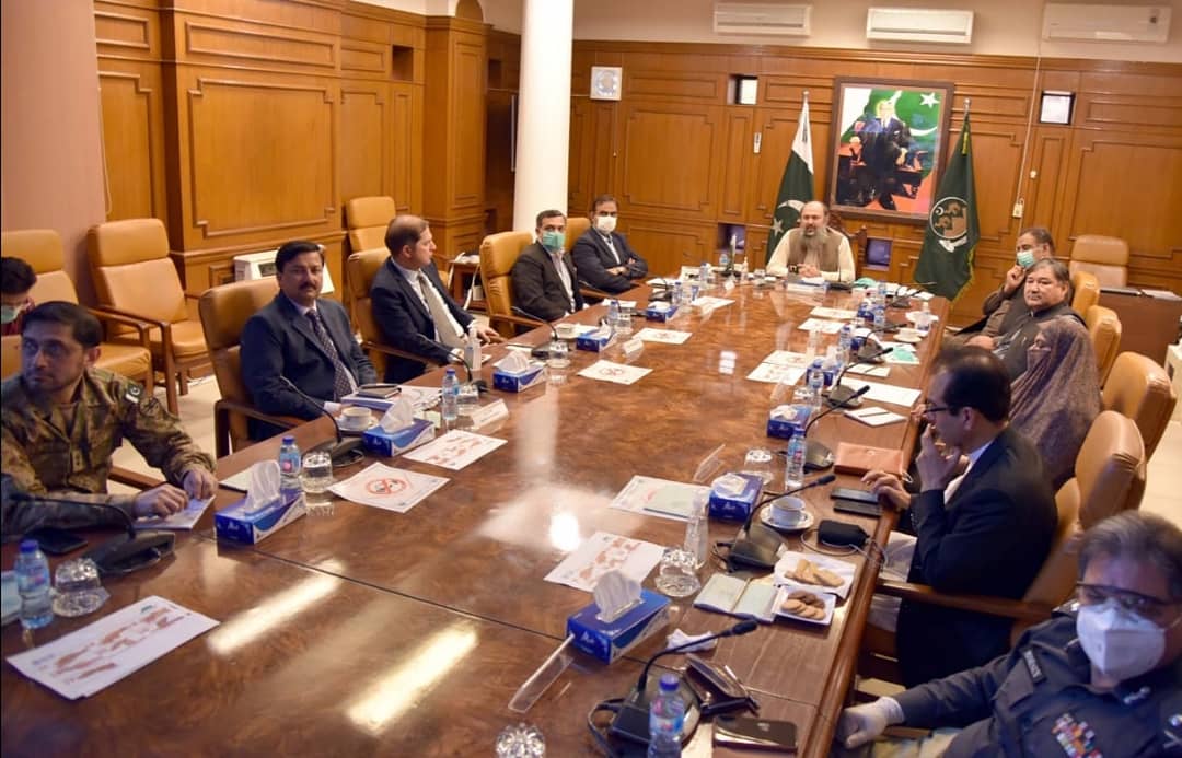 CoronaDgpr's tweet photo. وزیراعظم پاکستان جناب عمران خان کی زیرصدارت منعقدہ نیشنل کوآرڈینیشن کمیٹی کے اجلاس میں وزیراعلئ جام کمال خان نے بزریعہ ویڈیولنک شرکت کی.اجلاس سے خطاب کرتےہوئے وزیراعلئ جام کمال خان نے کہا کہ کورنا وائرس کے چیلج سے موثر طور پر نمٹنے کے لیۓ قومی یکجہتی واتفاق راۓ کی ضرورت ہۓ. https://t.co/jO171OrOLa
