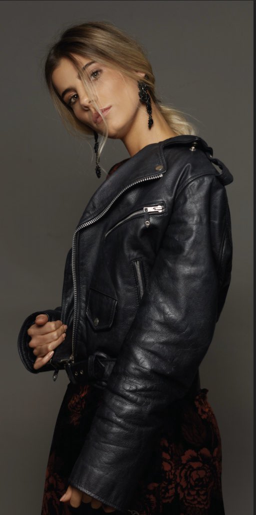 La actriz <a href="/AranzaCarreiro/">Aranza Carreiro</a> para la revista <a href="/TuAmbienteMx/">Revista Tu Ambiente</a> @BookAgencyMX AMO MI TRABAJO !