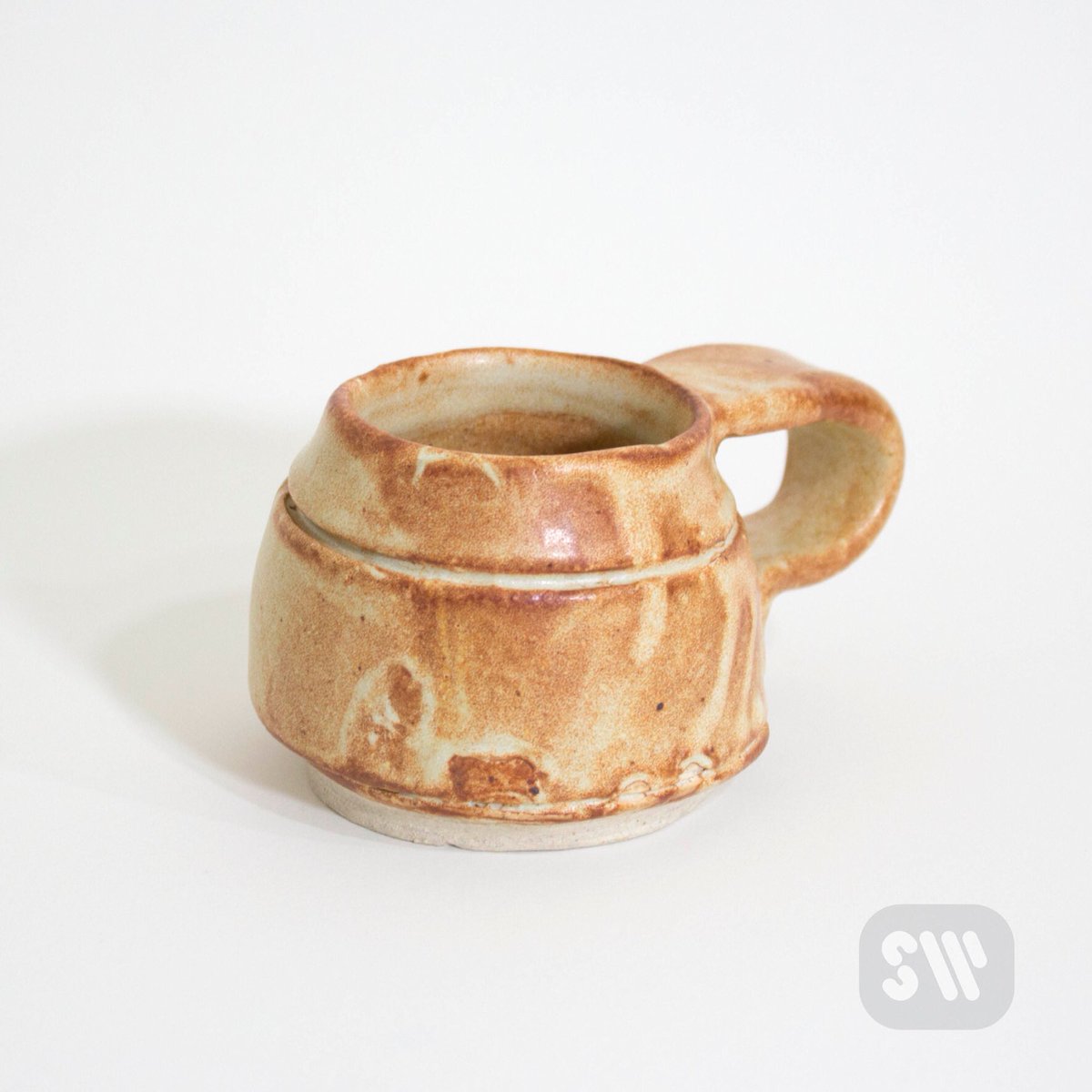 samwinderart's tweet photo. Here are the ceramics I created this semester before the lab closed. I was starting to get the hang of it too.
#ceramics #mug #jar #bowl #pot #pottery #throwing #clay #trimming #glaze #glazing #art #artist #artontwitter #throwclay #ceramicsontwitter https://t.co/AQN0Pioxvi