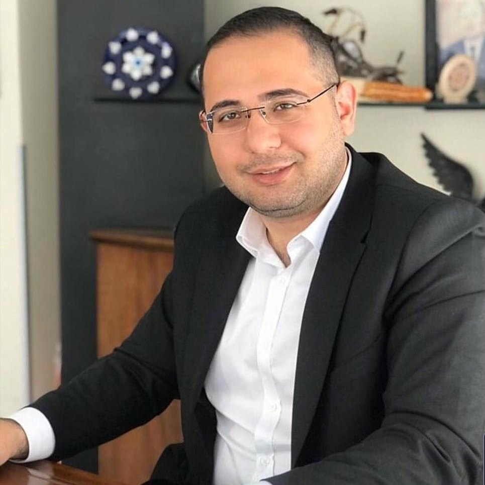 atasehirbld's tweet photo. Acı Kaybımız

Belediye Meclisimizin gencecik üyesi sevgili Uğurcan Demir’i Koronavirüsten kaybettik. 
Ailesi ve sevenlerine sabır diliyoruz.
Başımız sağ olsun. https://t.co/i37uxh7m7G