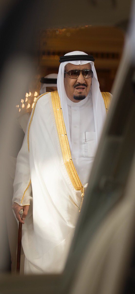 futoon_81's tweet photo. يوم الدول قامت تبرأ من الناس !
وارتبكت الدنيا وصارت هوايل
وقفت شامخ وانت شامخ ونبراس 
وارخصت لعيالك جميع الوسايل https://t.co/H0dBp0OsY8