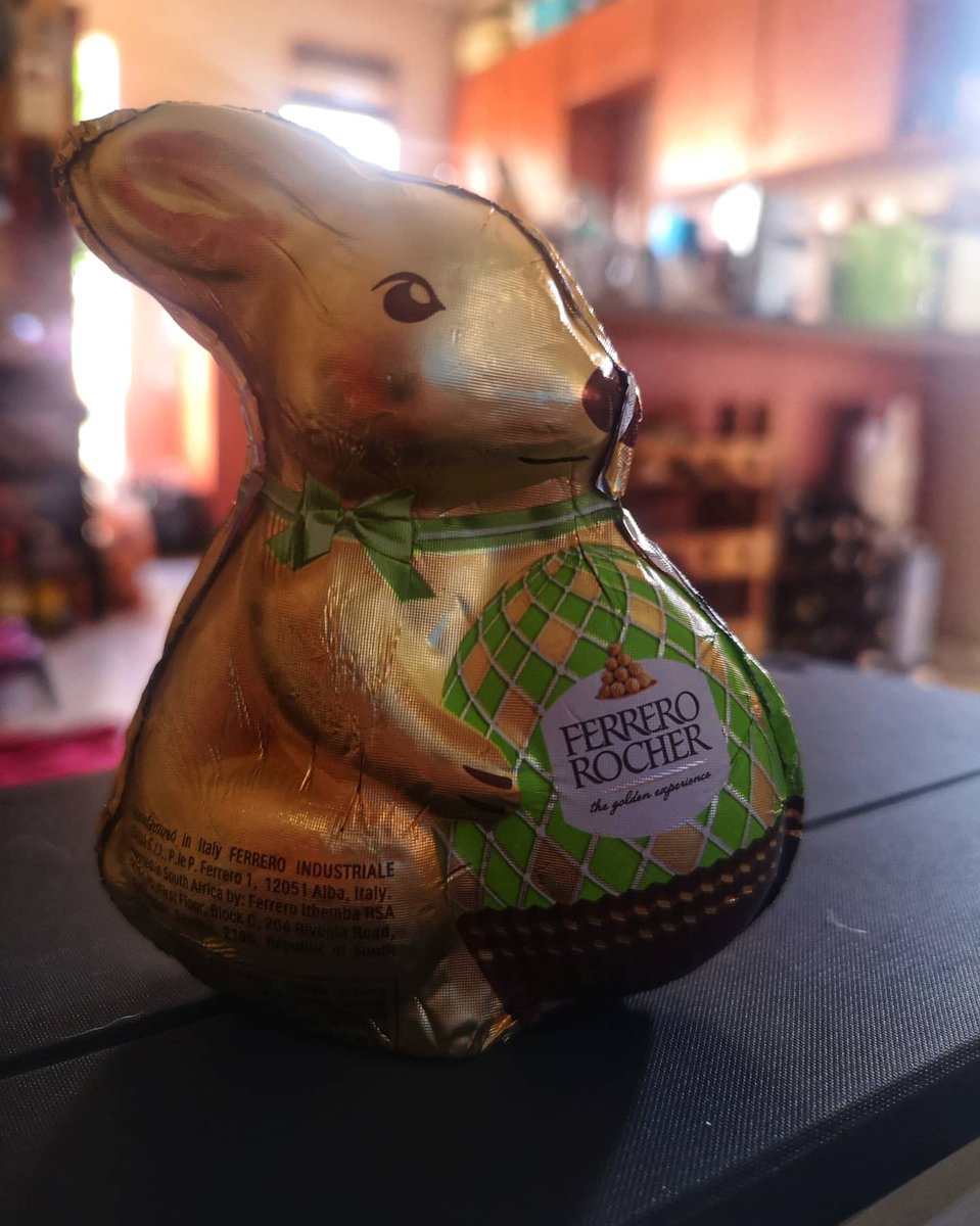 Boozy_Foodie's tweet photo. My new personal favourite chocolate 🐰! Loved this #ferrerorocher #hazelnut treat! Hope there will be some left in the shops this week! 😜
#easterbreak #EasterEats #chocolate #chocolatebunny #blameitonthebunny #cheatmonth #lockdowneats https://t.co/wZNGmYhEPc