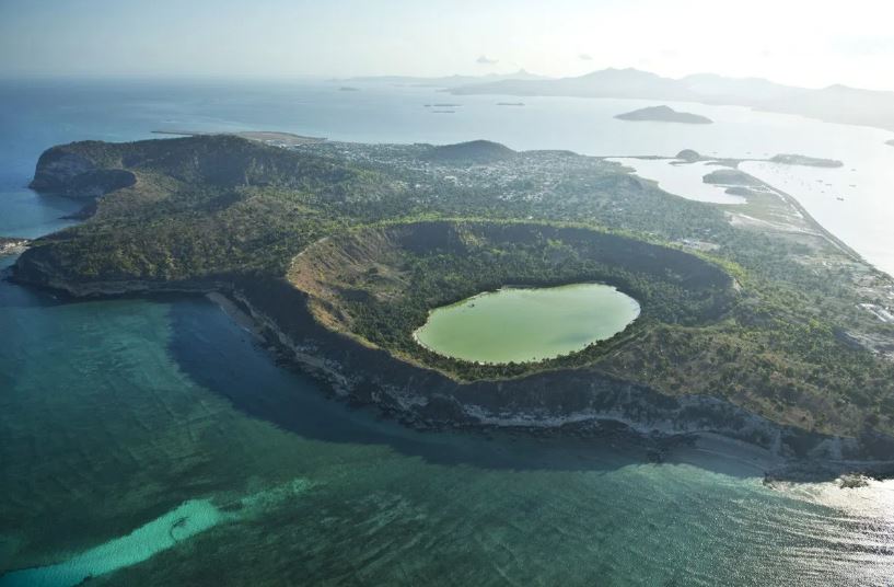 - Le lac Dziani Lieu: Mayotte, océan Indien