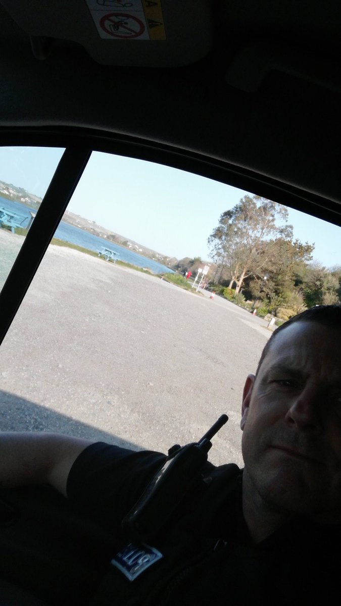 cornwallcop's tweet image. Message finally getting home in Hayle! Car park free if vehicles at St George IV memorial walk! Well done people! 👋👋👋#stayathome