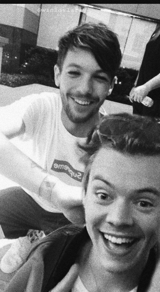 thislouisharry's tweet photo. My Larry heart🥺 
#LarryStylinson #HarryStyles #LouisTomlinson #HarryLouis #hshq #lthq #larryisreal #OneDirection #OneDirection2020 #OneDirectionSave2020 #OneDirectionReunion @Harry_Styles @Louis_Tomlinson @HSHQ x https://t.co/5PtvJLyWXr