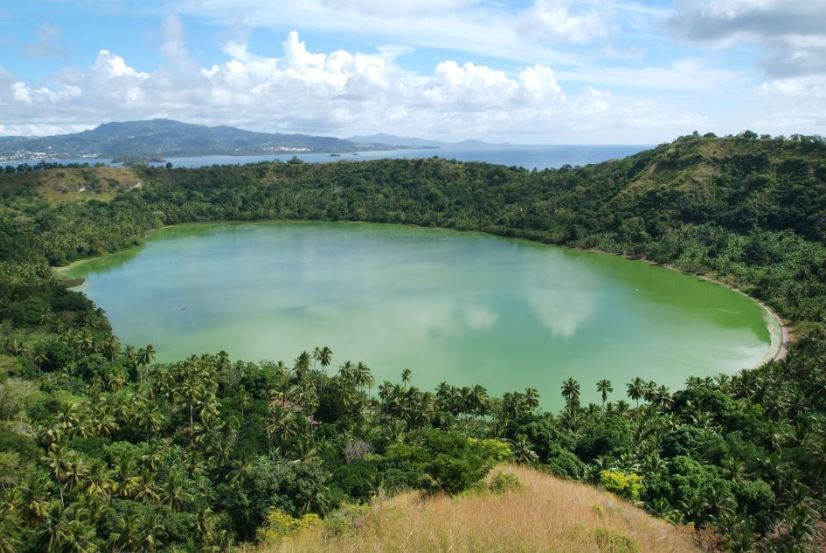 - Le lac Dziani Lieu: Mayotte, océan Indien