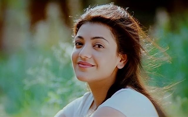 Appu adigane kotha kotha matalaniThappukunaye bhumi paina bashalann.miCheppalemanna yeh aksharalo premani #KajalAggarwal  @MsKajalAggarwal 