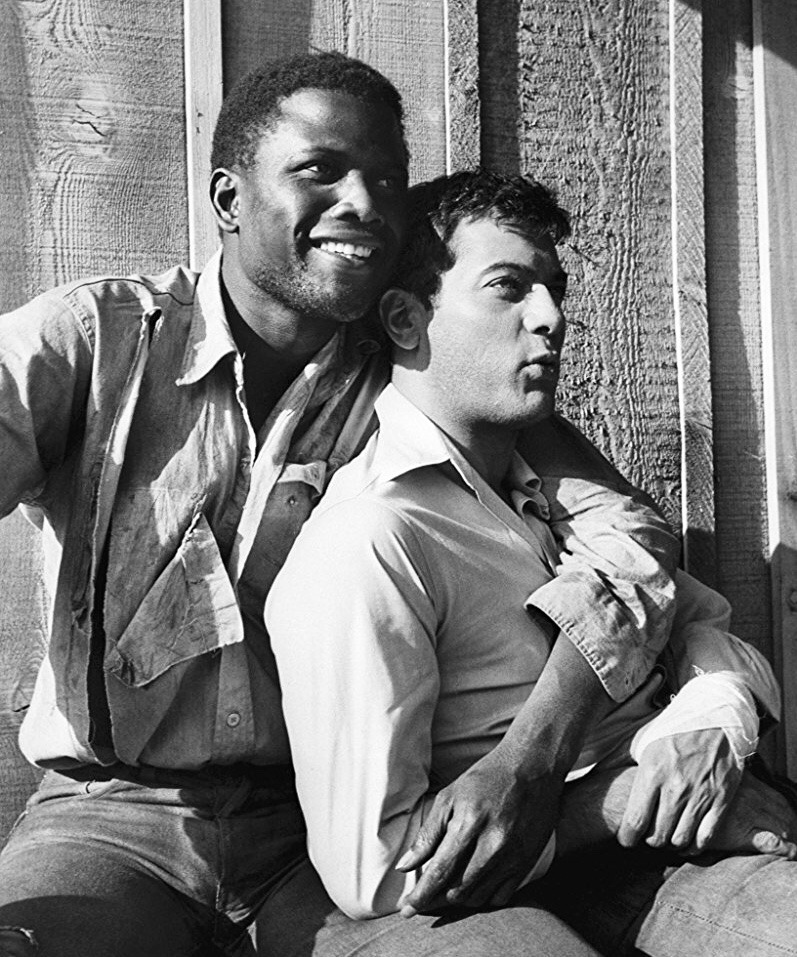 #SidneyPoitier and #TonyCurtis on the set of #TheDefiantOnes (1958). 
@sidneypoitier @OldCinema4EVER @classicfilms101 @cjubarrington @KwizkingAnthony @50smovie @FilmRootz