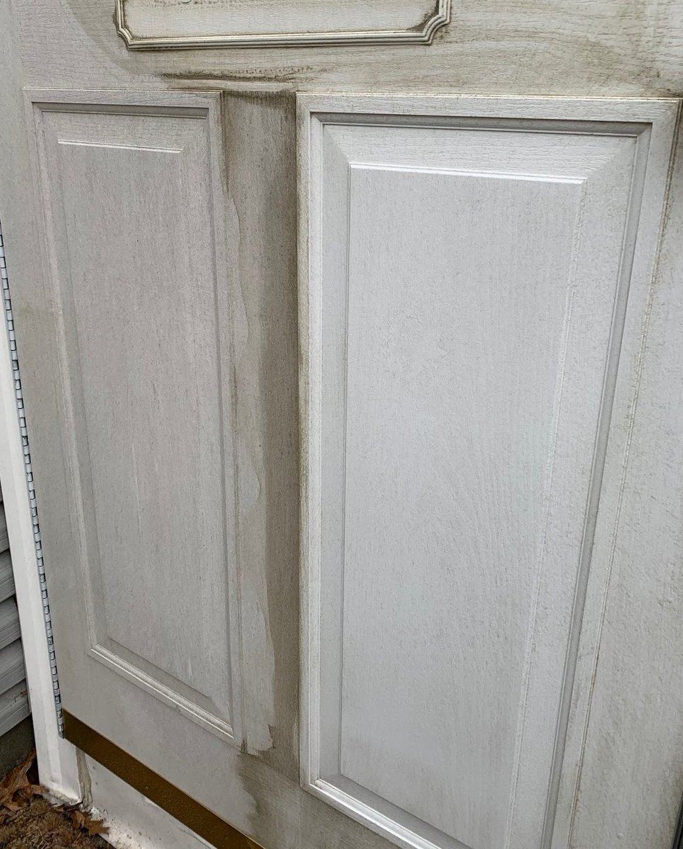 Question of the day: Which side of this door was disinfected with Spray Nine? 😂 #spraynine #sprayninetough #heavydutycleaner #diyclean #disinfectant #cleaningtips #outdoorcleaning