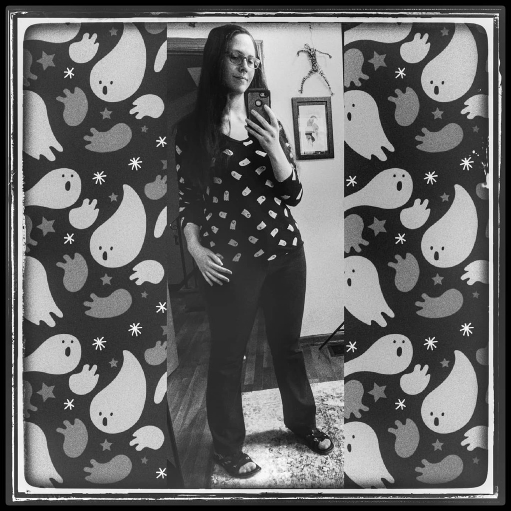 SallyVanEycke's tweet photo. Monday #dailyoutfit
.
.
.
.
#ootd #outfitoftheday #gothcasual #casualgoth #casualfashion #tallfashion #pearshapedfashion #plussizefashion #curvyfashion #blackandwhite #caseofthemondays #wfh #pandemic2020 #quarantine #workfromhome #nomakeup #workplaceofthefuture #changingwork… https://t.co/fSlgW09gFR