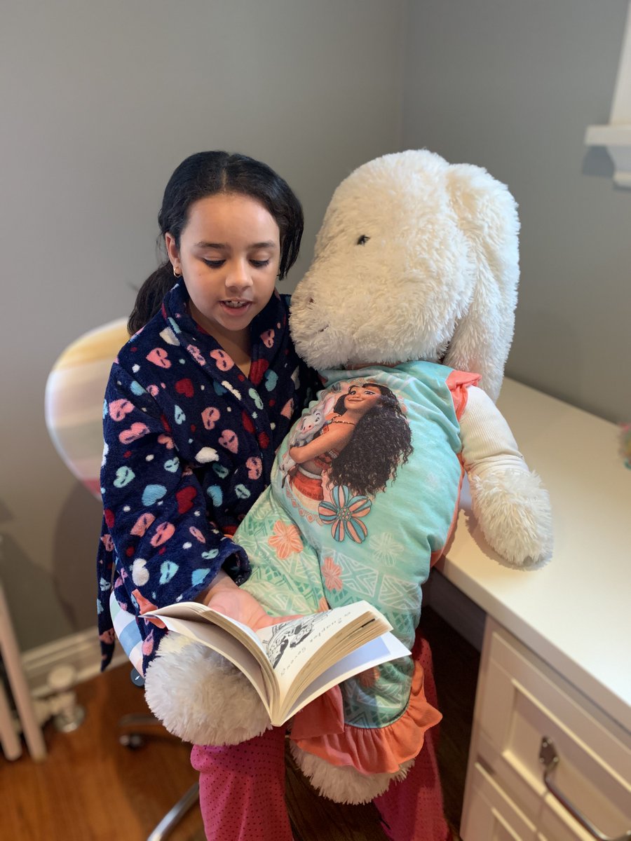 gwlswes's tweet image. More readers snuggling up with all sorts of cuties, stuffed and living!  @GWLSchool @LibraryLadyGWL #gwlstrong #gwlspiritweek