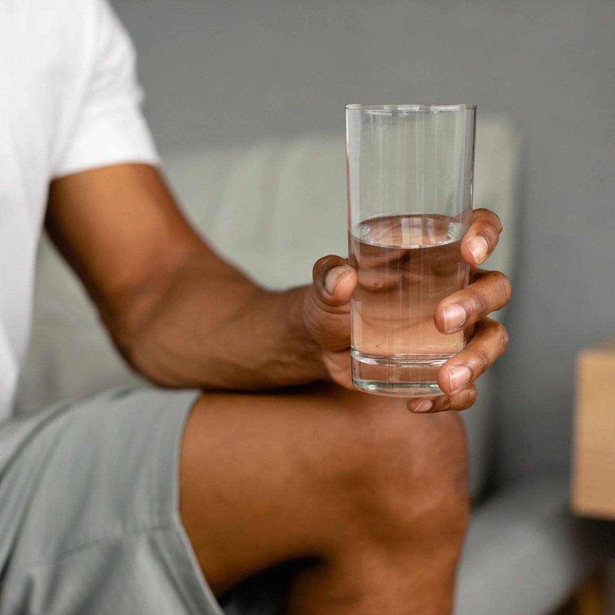 sherocksoc's tweet photo. Staying hydrated by drinking enough water on a day-to-day basis will give your immune system a boost. It will reduce dryness in essential areas, like your nose’s mucus membranes, and give your body's natural resources a better chance at warding off pathogens. https://t.co/T6RA94YnHS