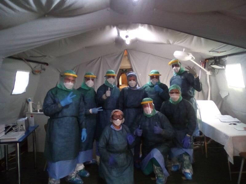 pakita_cuba's tweet image. Sa🇨🇺🤝🇮🇹 Desde #Lombardía &quot;LOS MÉDICOS, ENFERMEROS Y ASISTENTES CUBANOS E ITALIANOS, TRABAJANDO UNIDOS CONTRA LA PANDEMIA EN EL HOSPITAL DE CAMPAÑA&quot;
#OrgulloParaTodos, agradecimiento y aplausos para nuestros #ValientesPorLaVida 💚 
#CubaSalvaVidas #CubaPorLaSalud
@DeZurdaTeam