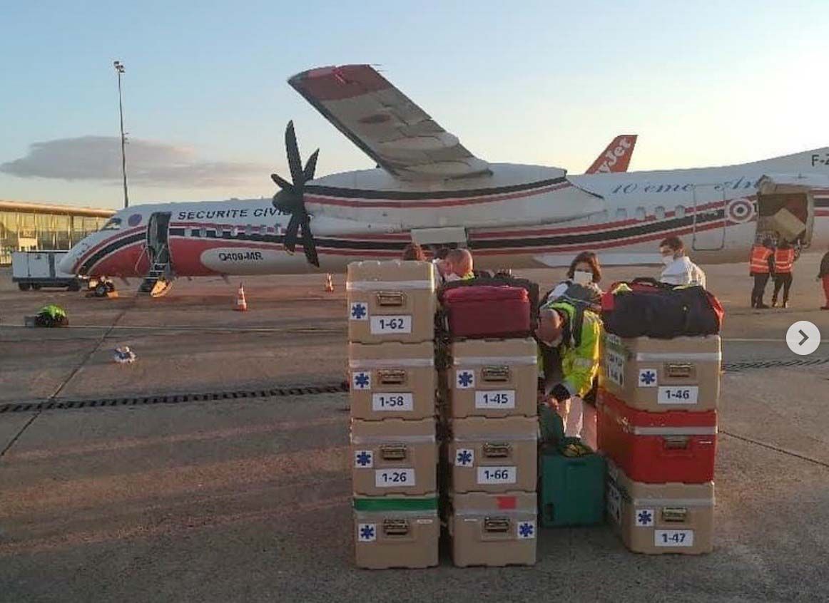 dehavillandAIR's tweet photo. We salute the Sécurité Civile ( @SecCivileFrance ) in the use of its #Dash8400 multirole aircraft to support France’s national effort against #COVID19 by transporting medical personnel and supplies between Bordeaux, Nancy and Strasbourg. Link: https://t.co/joEl0gVBTU https://t.co/DC2Nx43mWP