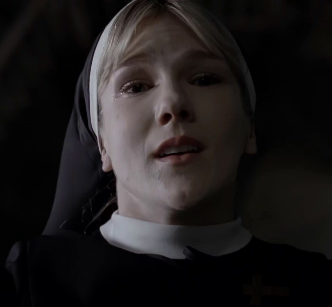 Mary Eunice as Ophelia [Hamlet]Ophelia is seen either as the pinnacle of innocence, a maiden saint, or as a figure of cunning loathsome sin.Through these interpretations, Ophelia’s character expresses the duality of societal perception of women & femininity.