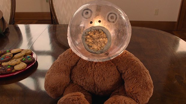 高橋ヨシキinfo على تويتر 別の友人に頼んで 音声と同期して光る機構を作ってもらいました ツイン ピークス のここからの一連の場面は リチャードが祖母シルビア宅を襲撃して金を奪う 凶悪でやるせなくて心に突き刺さる素晴らしい場面だと思います