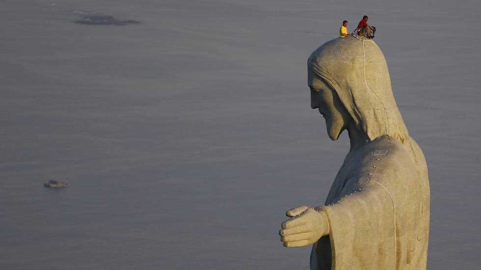 yevgenbrasil's tweet photo. El Cristo Redentor fue dañado por un rayo en 2014, perdiendo la punta de un pulgar. #1GIATporelmundo https://t.co/jmZdJIRHs9
