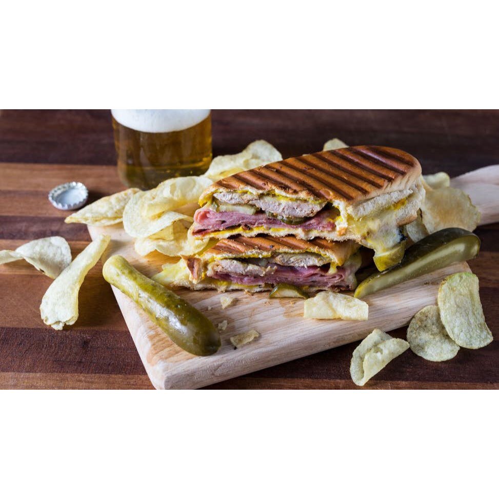 JHF_Jackson's tweet photo. Thank you to @Camila_Cabello &amp; @ShawnMendes who sent Cuban sandwiches from @Rinconcitolati to our healthcare team at Jackson South!

From all of us at Jackson Health Foundation, @JacksonHealth, and Jackson South Medical Center, we thank you!

🤝💙 #COVID19 #KindnessMatters https://t.co/H4JnfQ8u5I