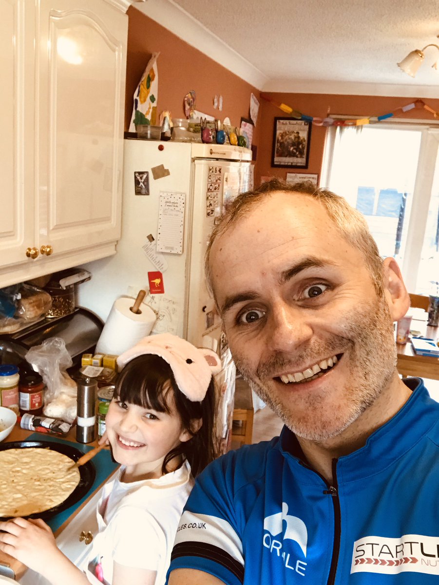 SeanHarris_NE's tweet image. Older daughter decided to transform the kitchen into an Italian restaurant and cook for us all (with some input from Papa Smurf) “Non vedo l’ora!” #LockdownMealOutIn #PositiveNews #LockdownEaster #italianfood #BellaBritish